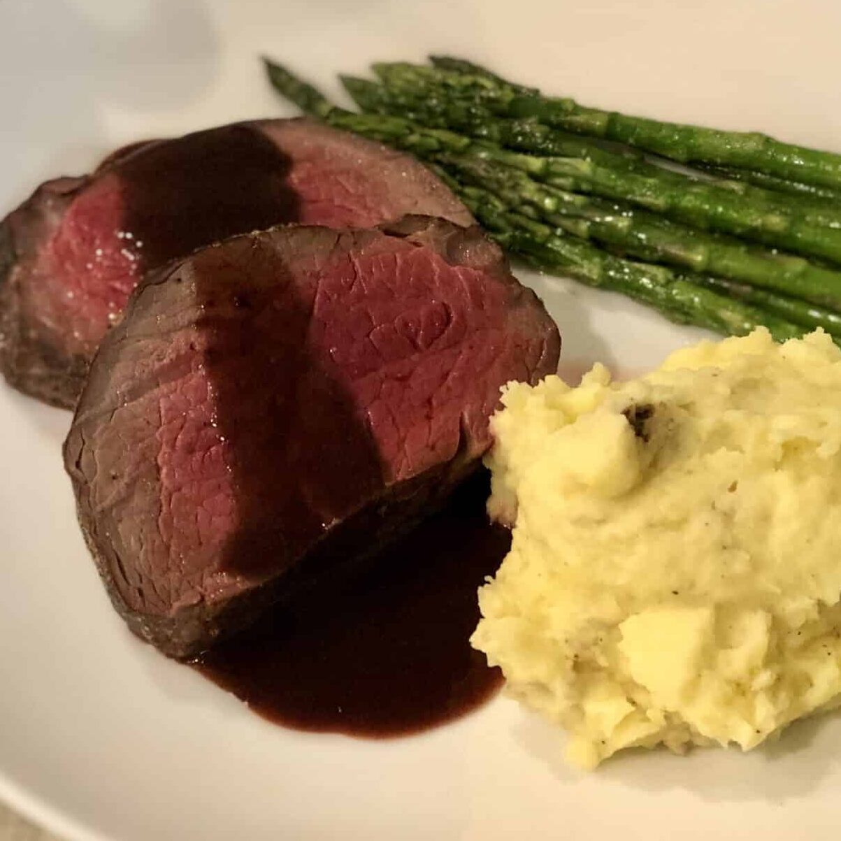 Beef Tenderloin and Red Wine Sauce • Fancy Apron