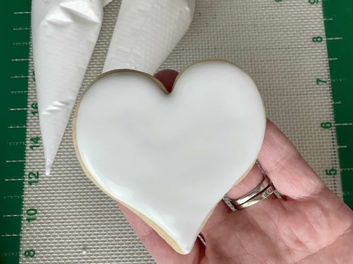 Royal Icing Recipe for Sugar Cookies (with Meringue Powder)