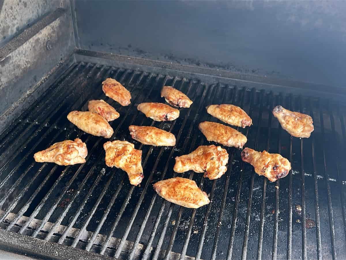 chicken wings on traeger grill grates